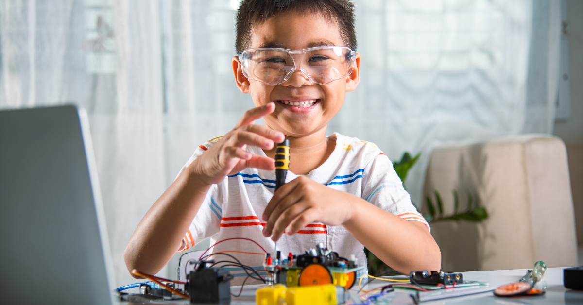 You are currently viewing STEM Sparks: 10 Fun Activities to Ignite Your Child’s Love for Science and Math