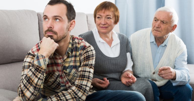Read more about the article Coping with Parental Guilt: Psychological Strategies for Modern Moms and Dads