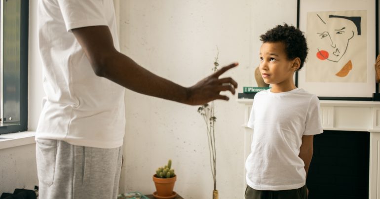 Read more about the article Discipline Without Damage: Psychological Strategies for Constructive Parenting